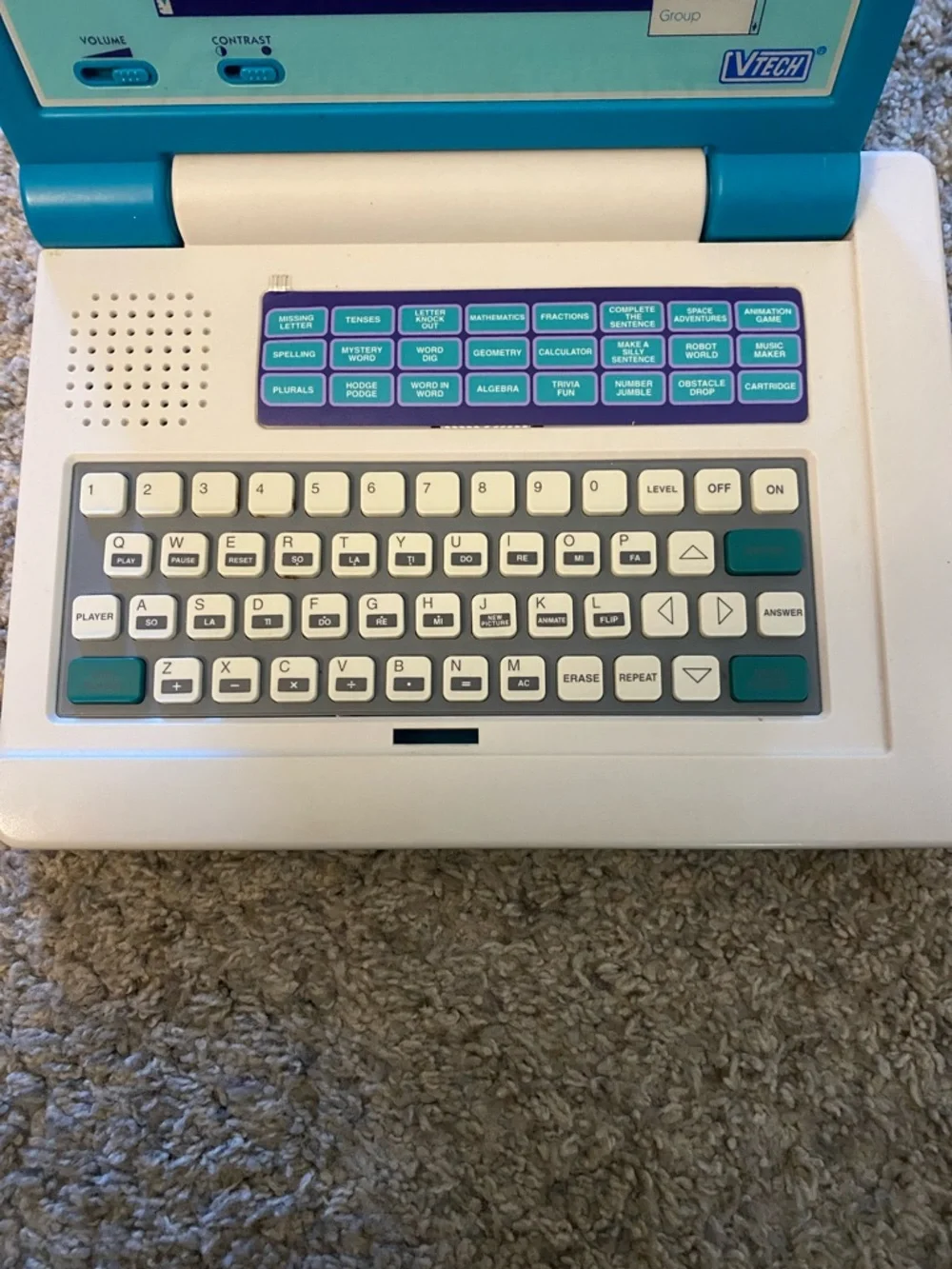 Vintage 1993 VTech Talking Whiz kid notebook
Preowned 
Works well - Picture 3 of 5